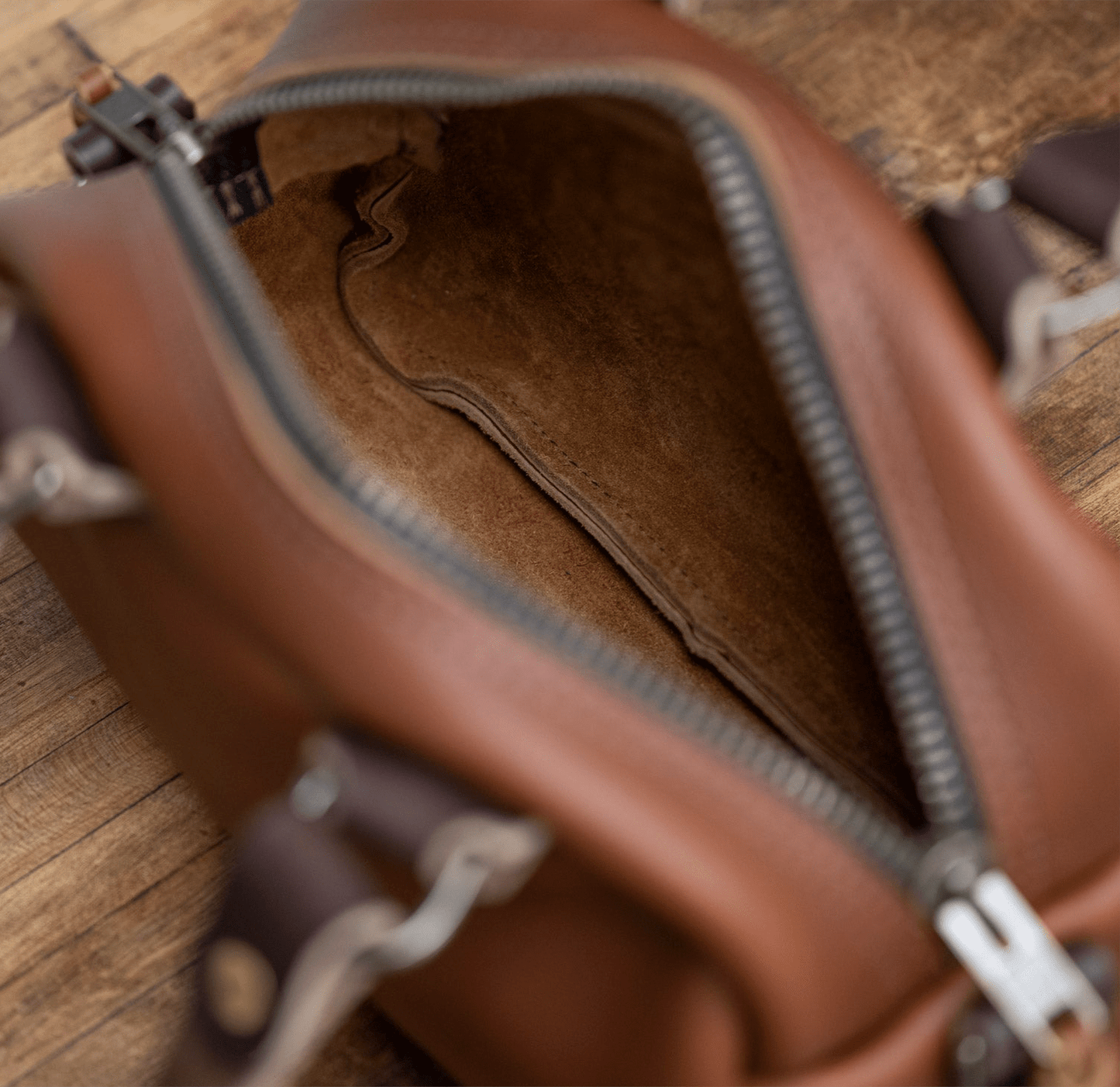 HOFFMAN LEATHER CROSSBODY BAG - MINI - GRASS GREEN