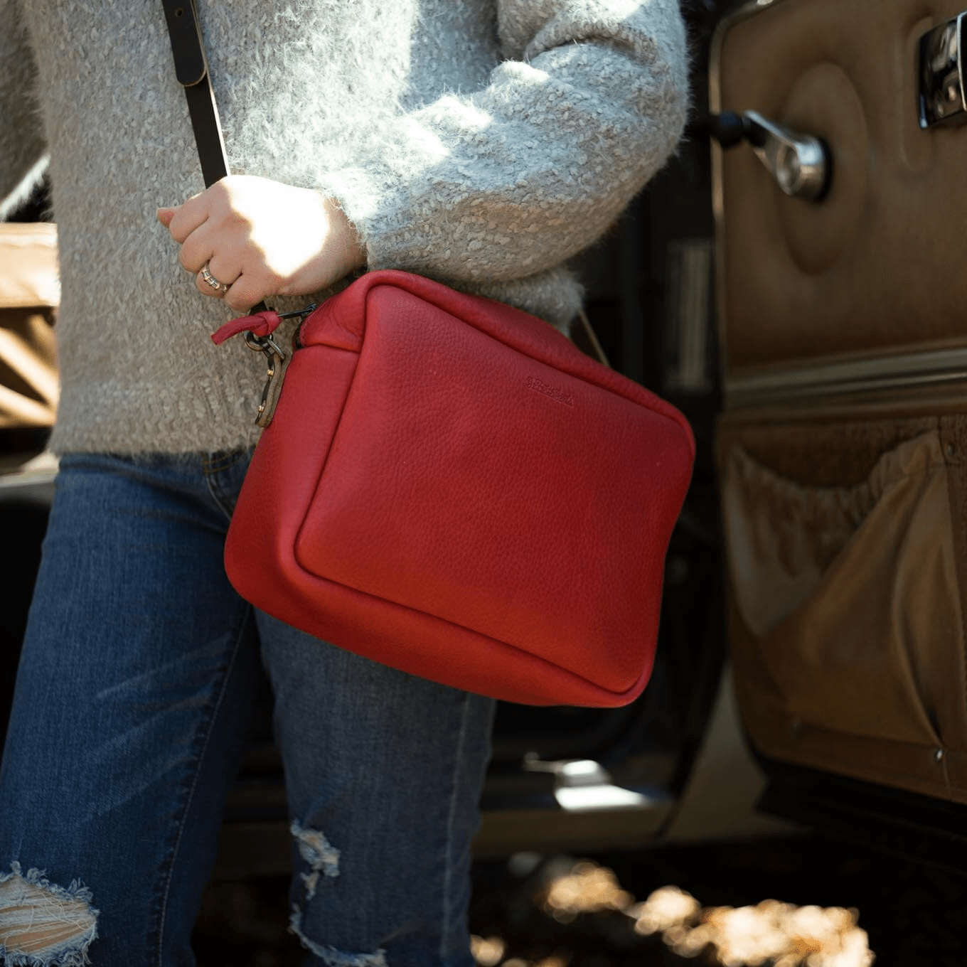 SARAH LEATHER CROSSBODY - LARGE - CRIMSON