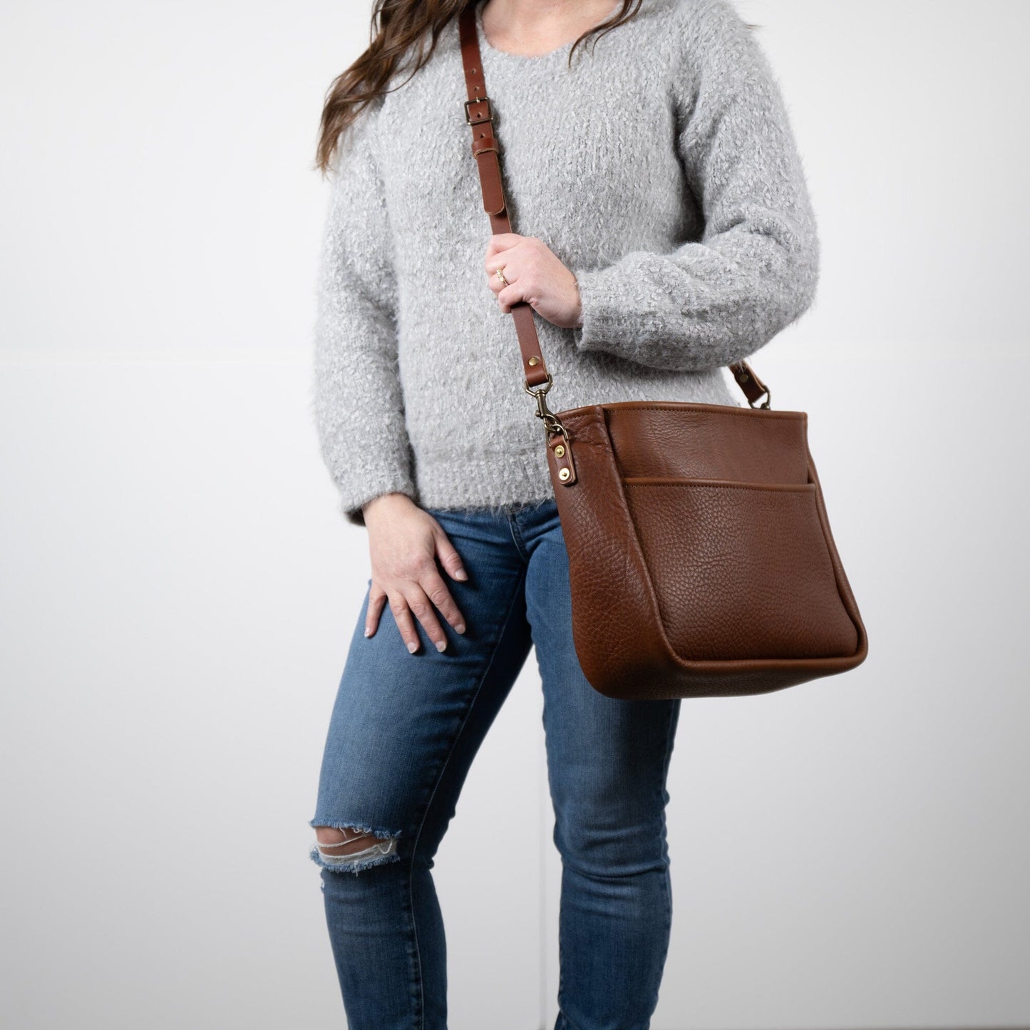 RENNIE LEATHER SHOULDER BAG - LARGE - CHESTNUT