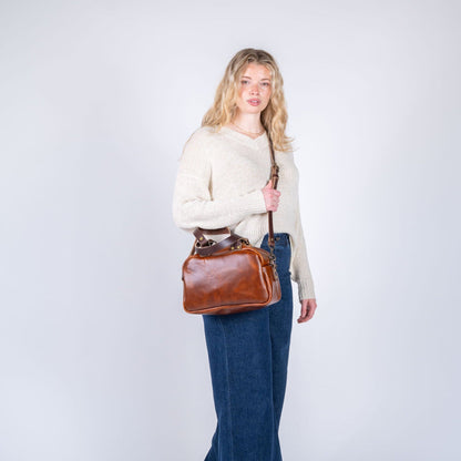 HOFFMAN LEATHER CROSSBODY BAG - CHESTNUT