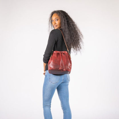 ABBY LEATHER BUCKET BAG - WINE BISON