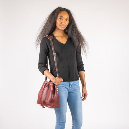 ABBY LEATHER BUCKET BAG - WINE BISON
