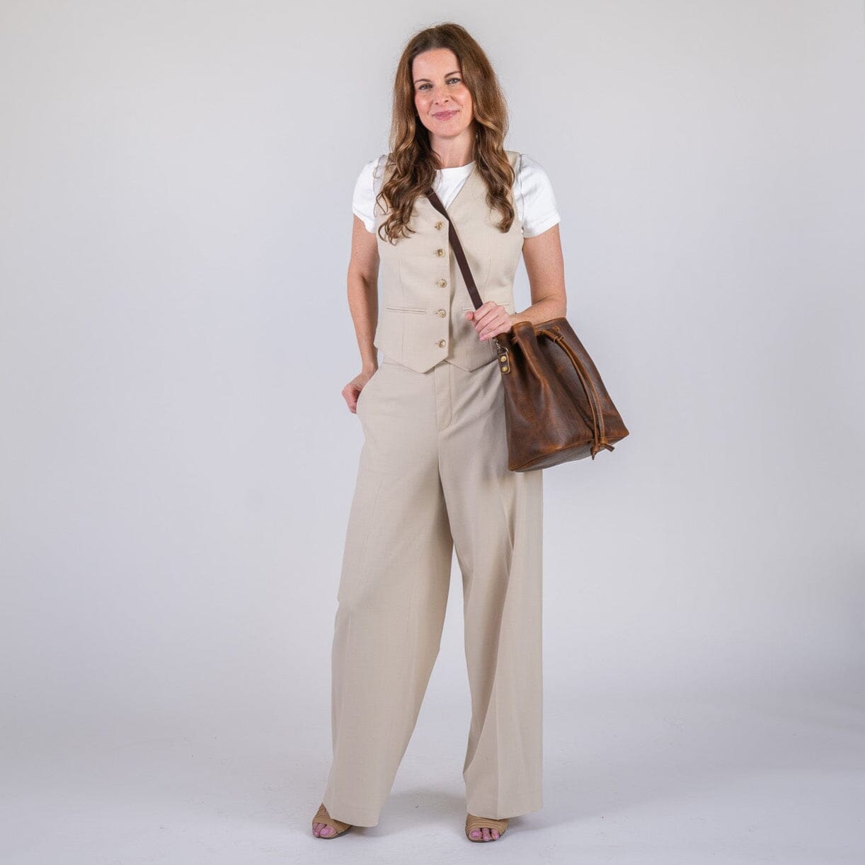 ABBY LEATHER BUCKET BAG - HICKORY BISON