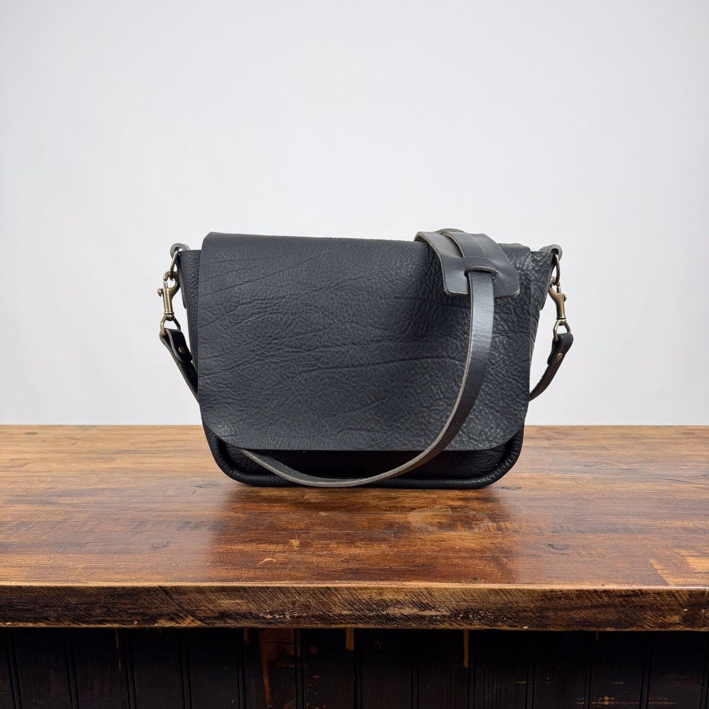 KINDLE LEATHER SATCHEL - BLACK - BACK POCKET - IN STOCK