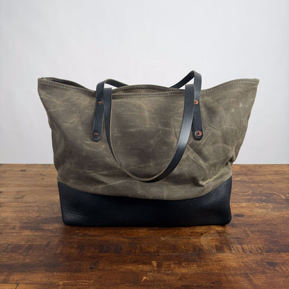 AVERY WAXED CANVAS TOTE BAG - LARGE - FIELD TAN - BLACK LEATHER - FRONT POCKET - HIDDEN SNAPS - NEARLY PERFECT - IN STOCK