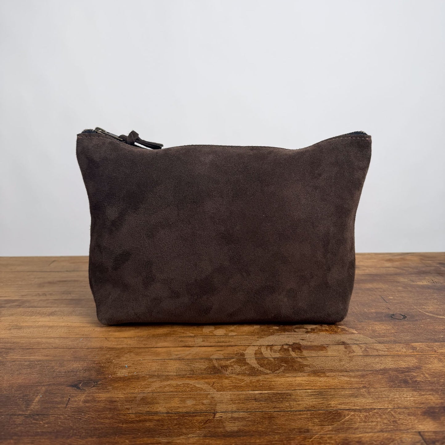 LEATHER ZIPPERED POUCH WITH GUSSET WITH D-RINGS - LARGE - CHOCOLATE SUEDE - BACK POCKET - NEARLY PERFECT - IN STOCK