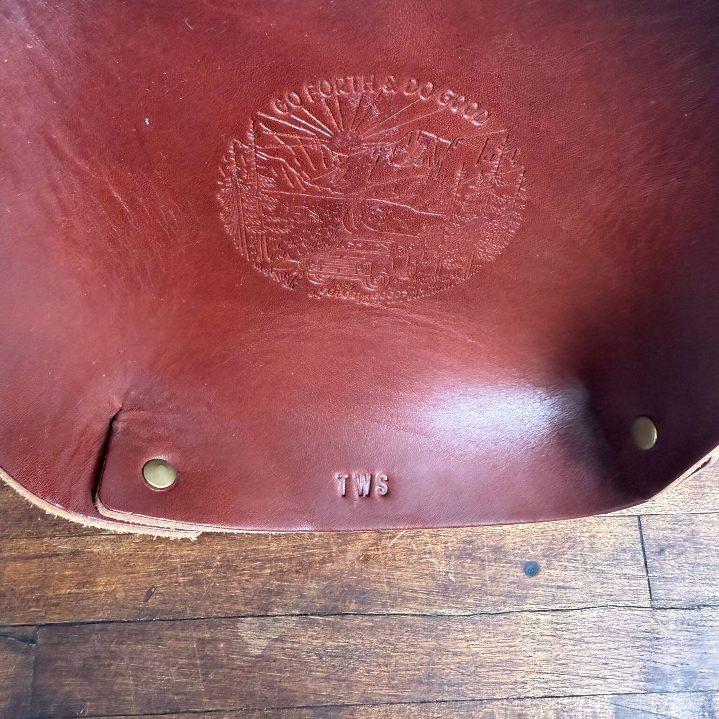 LEATHER VALET TRAY - SADDLE - NEARLY PERFECT - IN STOCK