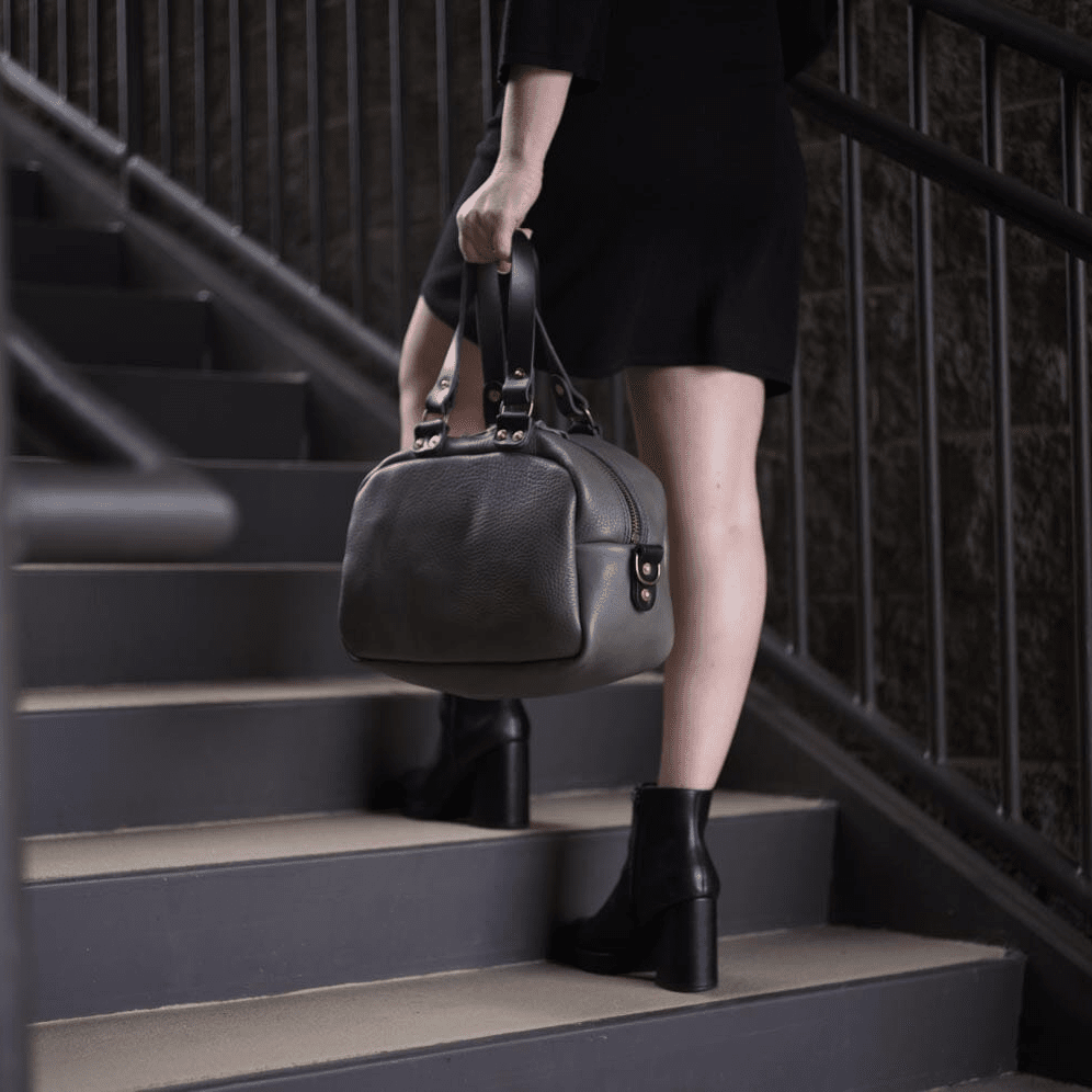 HOFFMAN LEATHER CROSSBODY BAG - LEAD GRAY