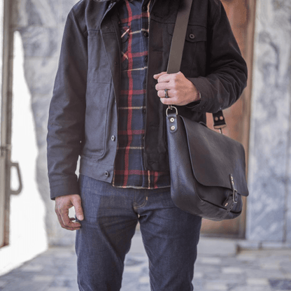 STEPHEN LEATHER MESSENGER BAG - SMALL