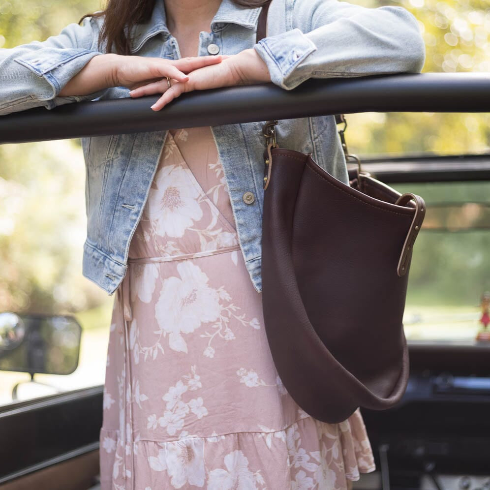 CELESTE LEATHER HOBO BAG - MEDIUM - MOCHA