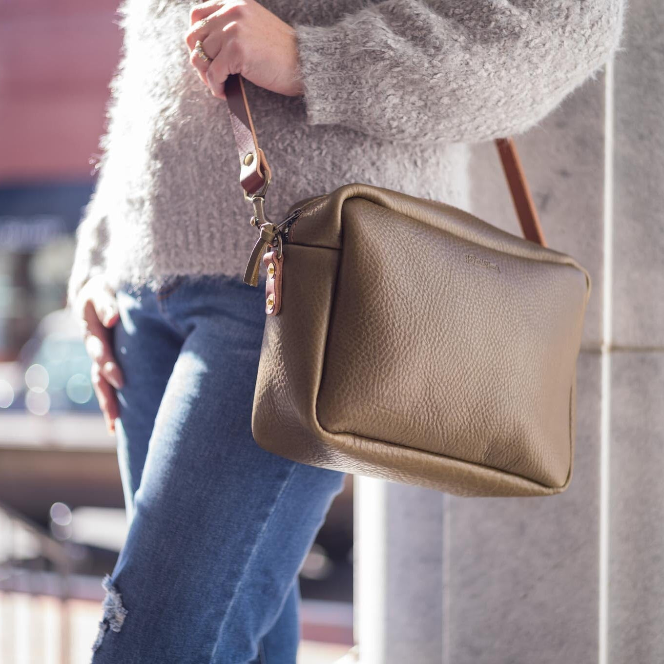 SARAH LEATHER CROSSBODY - MEDIUM - OLIVE