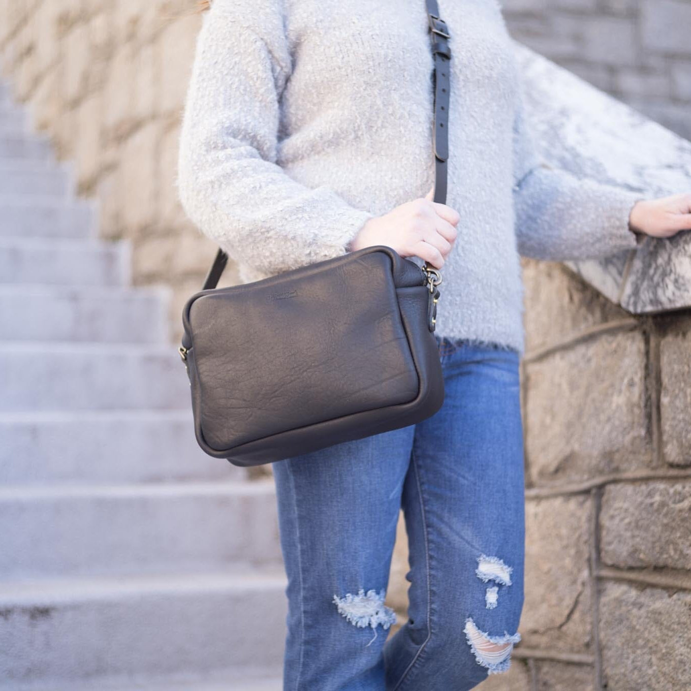 SARAH LEATHER CROSSBODY - MEDIUM - BLACK