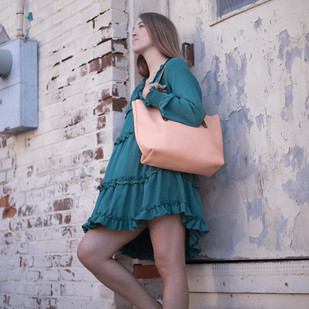 AVERY LEATHER TOTE BAG - MEDIUM - PEACH FUZZ