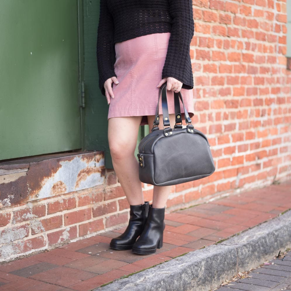 HOFFMAN LEATHER CROSSBODY BAG - RAVEN