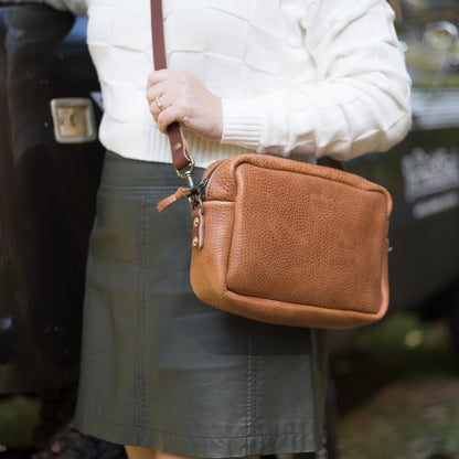 SARAH LEATHER CROSSBODY - HONEY
