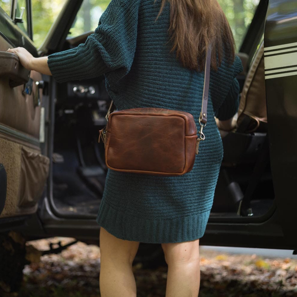 SARAH LEATHER CROSSBODY - WHISKY BISON