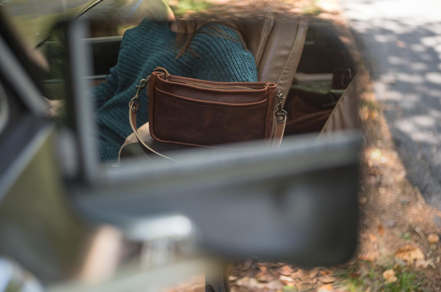 RENNIE LEATHER SHOULDER BAG - WHISKY BISON