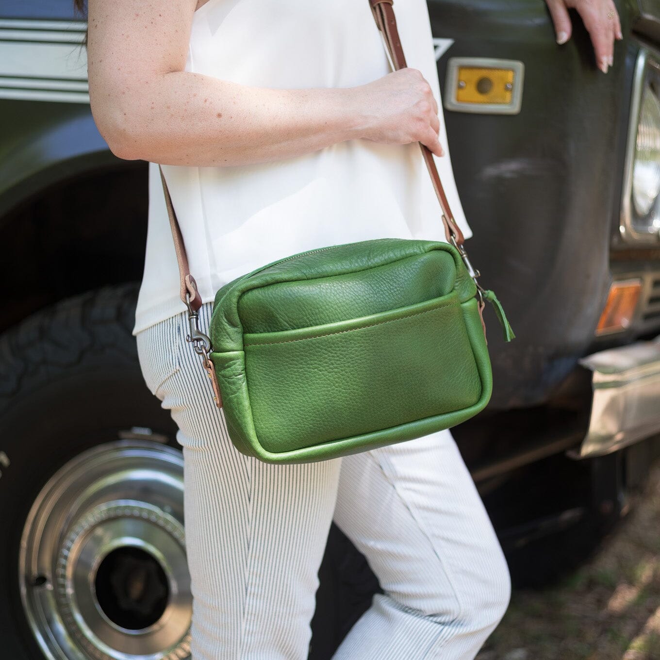 SARAH LEATHER CROSSBODY - GRASS GREEN