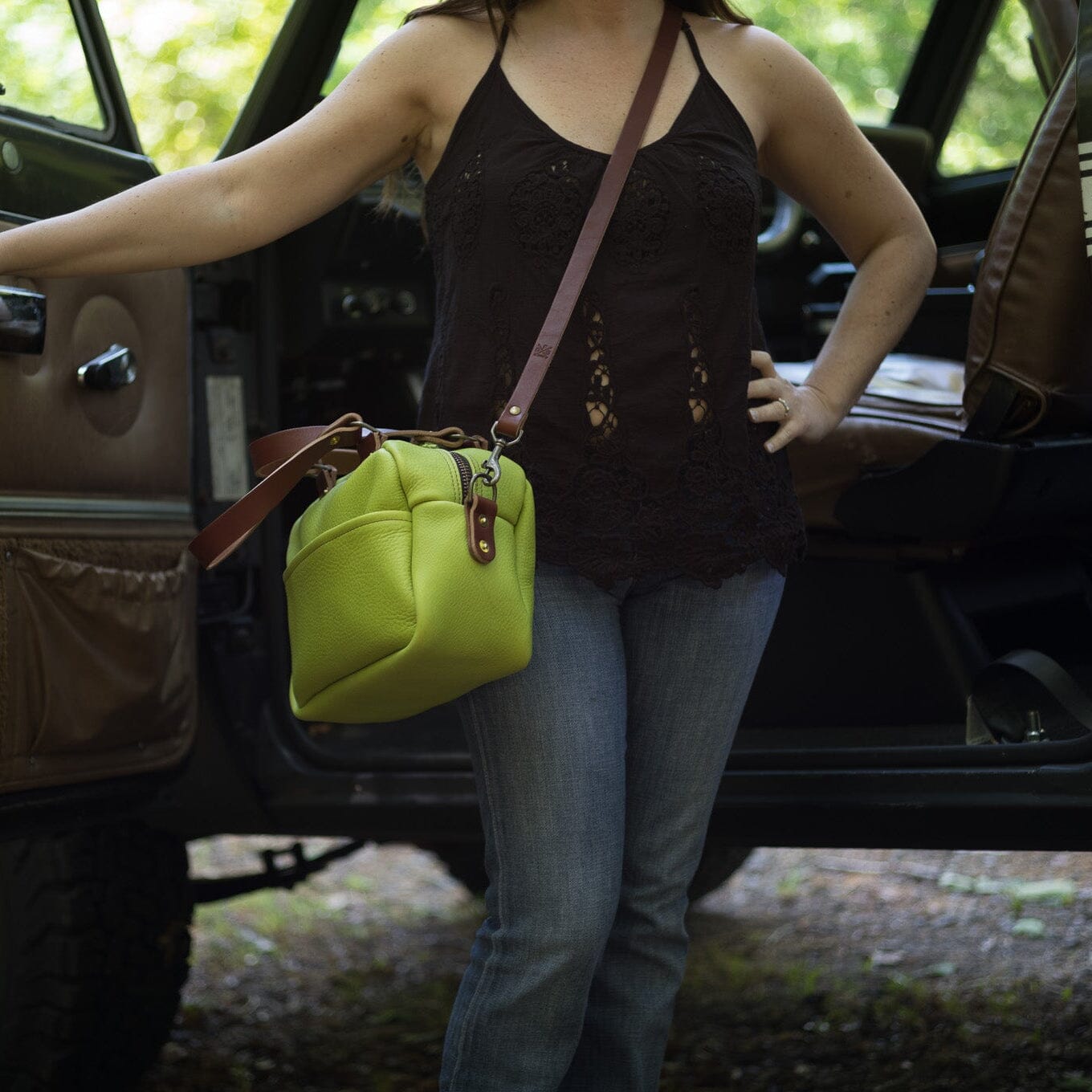 HOFFMAN LEATHER CROSSBODY BAG - LIME GREEN
