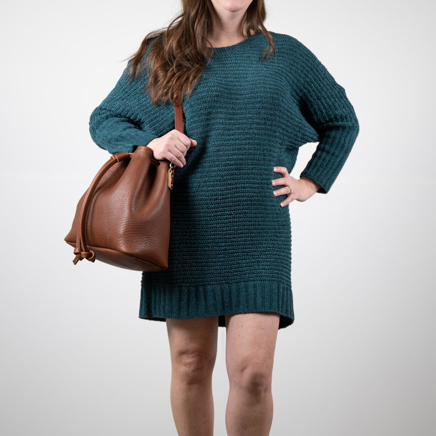 ABBY LEATHER BUCKET BAG - SADDLE
