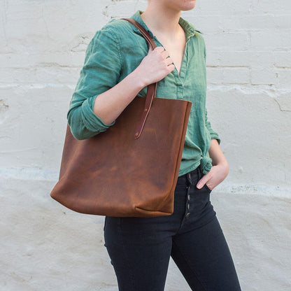 AVERY LEATHER TOTE BAG - LARGE - FUCHSIA