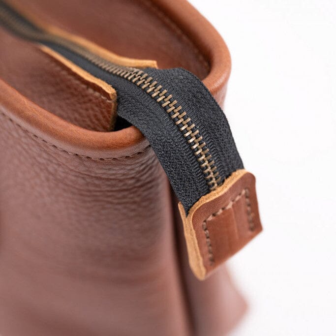 AVERY LEATHER TOTE BAG - MEDIUM  - SADDLE - CLOSED ZIPPER - HEMMED FRONT POCKET - IN STOCK