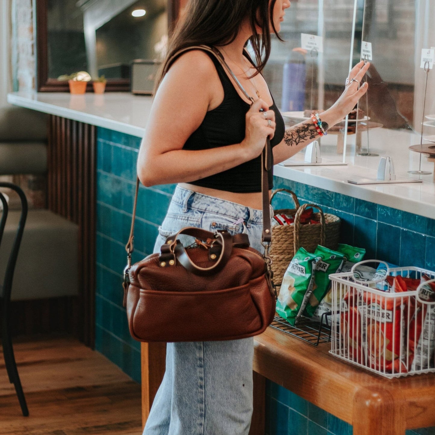 HOFFMAN LEATHER CROSSBODY BAG - MEDIUM - DELUXE