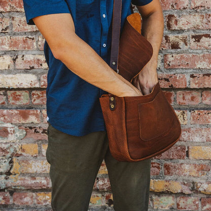 KINDLE LEATHER SATCHEL - SADDLE
