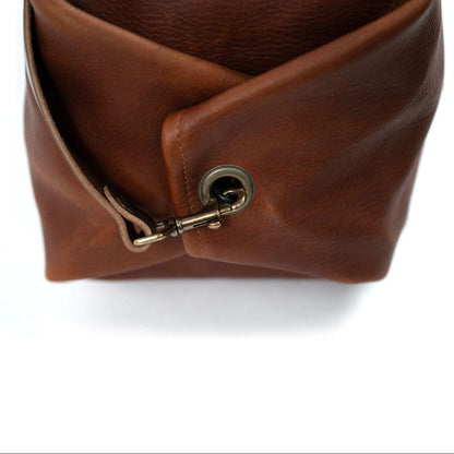 GUNNAR ZIPPERED LEATHER DUFFLE BAG - MILITARY STYLE DUFFLE BAG
