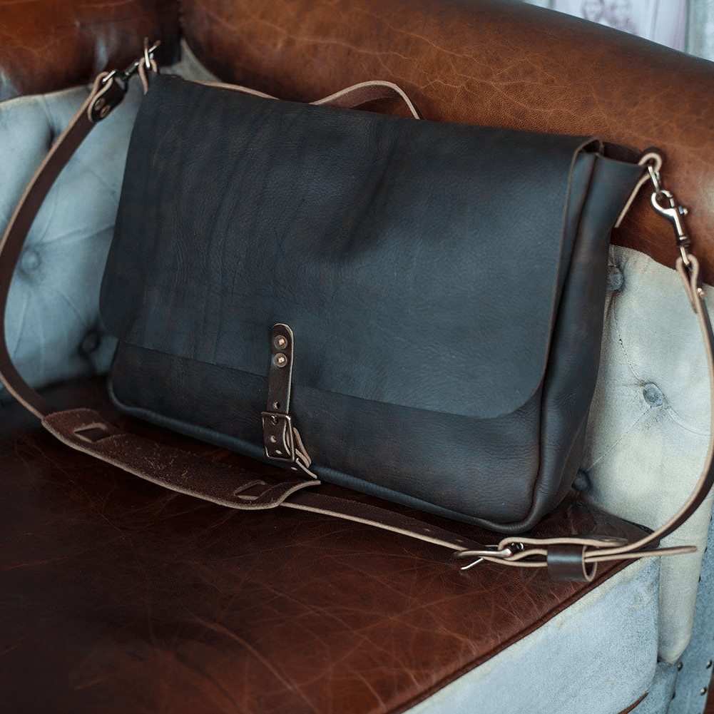 STEPHEN LEATHER MESSENGER BAG