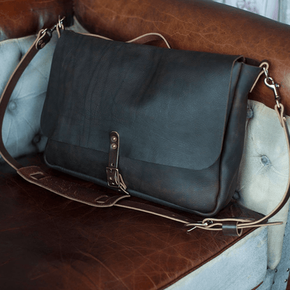 STEPHEN LEATHER MESSENGER BAG