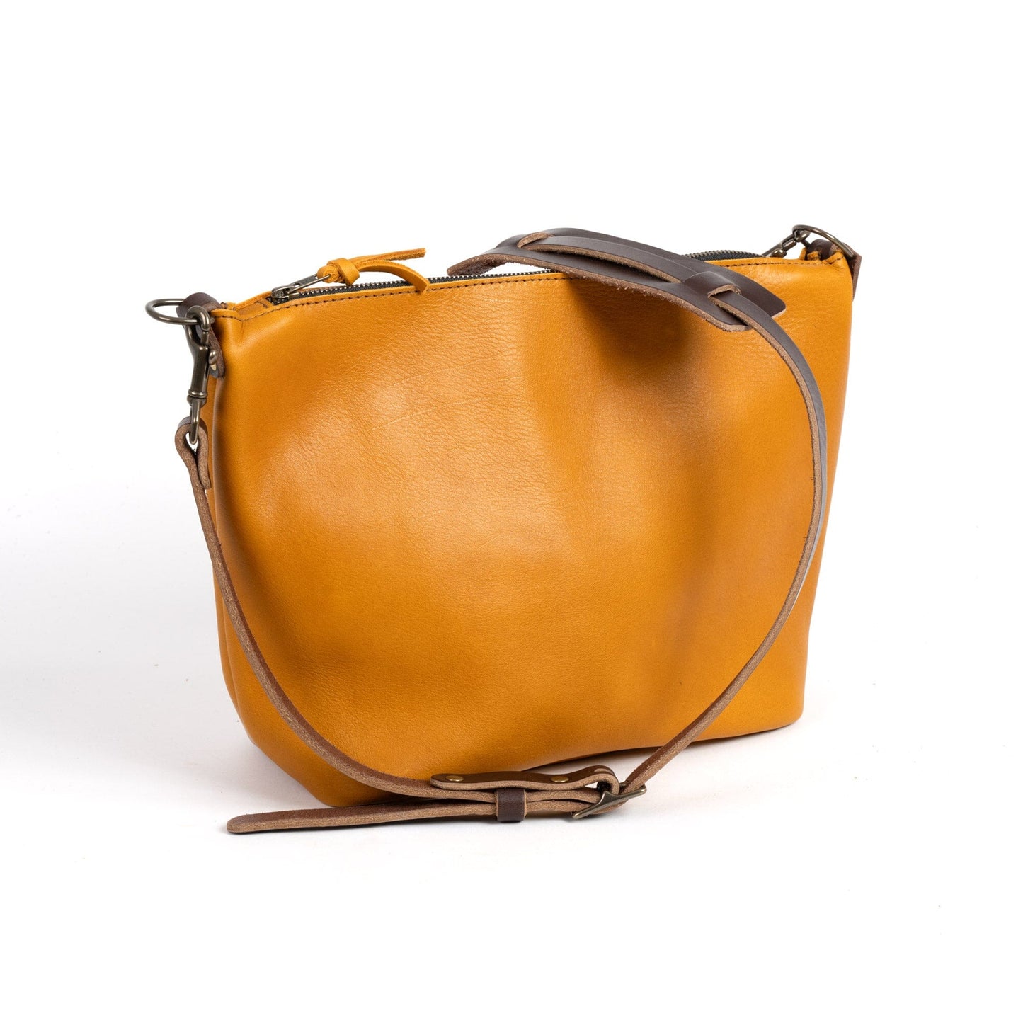 ZIP TOP LEATHER BUCKET BAG