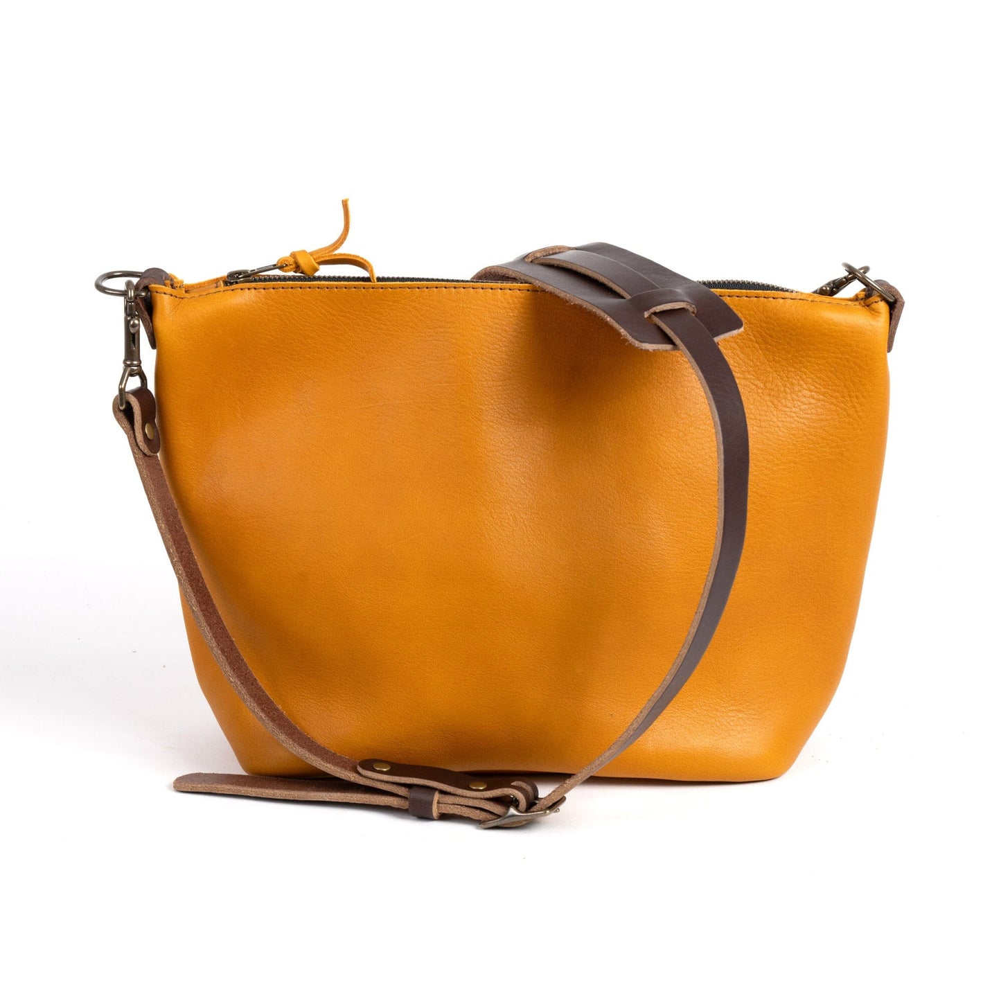 ZIP TOP LEATHER BUCKET BAG