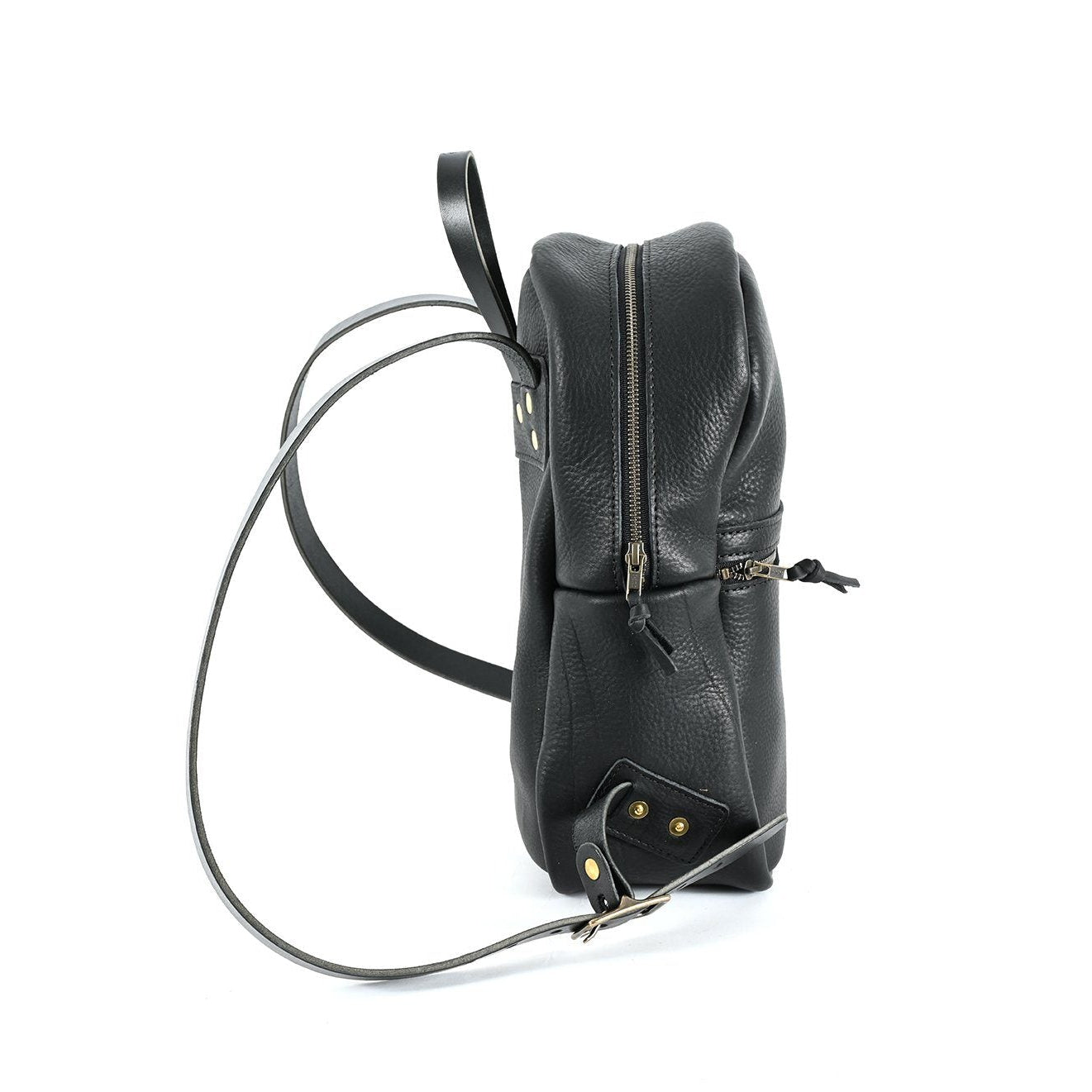 CLASSIC ZIPPERED LEATHER BACKPACK - MEDIUM