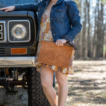 FELICITY ZIPPERED CLUTCH WITH WRISTLET LARGE - PEANUT BISON