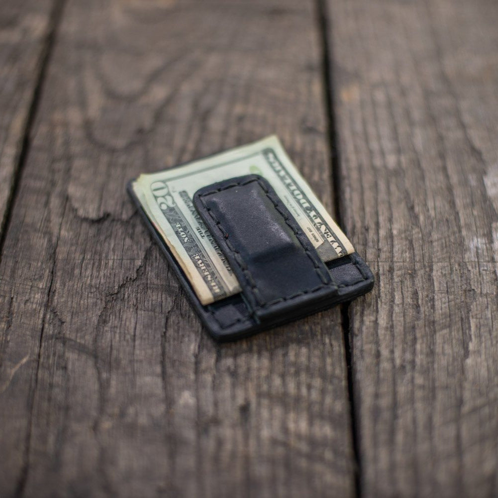 SLIM LEATHER CARD WALLET WITH MAGNETIC MONEY CLIP