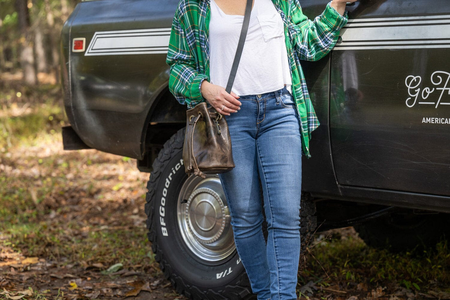 LEATHER BUCKET BAG - SMALL - CHARCOAL BISON