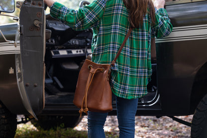 LEATHER BUCKET BAG - LARGE - WHISKY BISON | MOCHA STRAPS