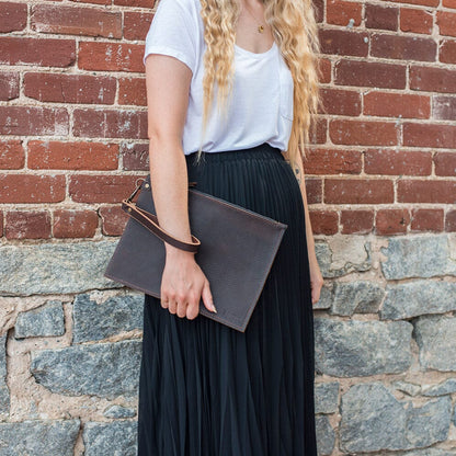 FELICITY ZIPPERED CLUTCH WITH WRISTLET LARGE - MOCHA
