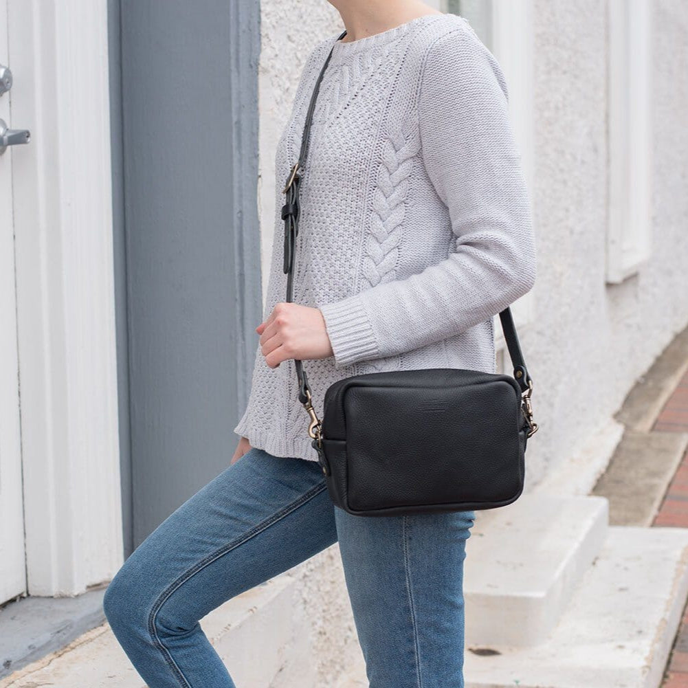 SARAH LEATHER CROSSBODY - BLACK